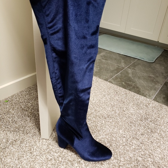 Shoes - Picture 1 of 2